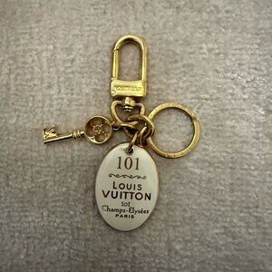 Louis Vuitton Limited Edition Champs-Elysées Keychain. REAL. NEVER USED